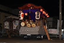 与瀬例大祭前日　車上囃子の運行の拡大写真を表示