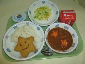 はやぶさ給食の写真