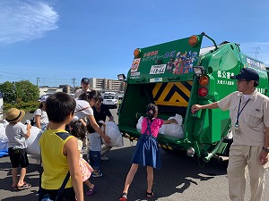 夏休みリサイクル体験教室の写真2