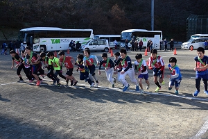 ふじのやまなみクロスカントリー駅伝競走大会スタートの写真