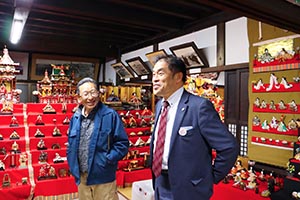 （左）田所館長（右）中央区長　写真