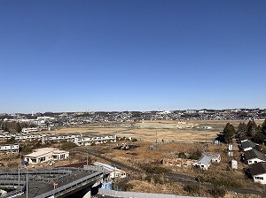 広い空き地の写真