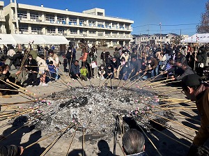 団子焼き突入　写真